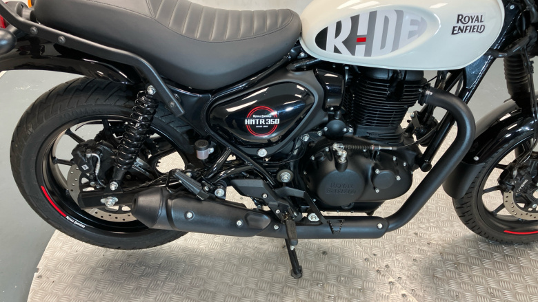 Royal Enfield Hntr 350 Rebel Red (23MY)